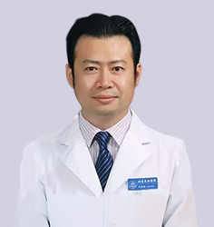 北京霍普医院—首都医科大学附属北京天坛医院普外科副主任医师。1995年本科毕业于第三军医大学，硕士毕业于中国医科大学。